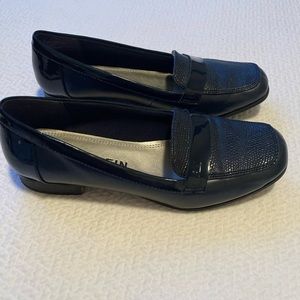 Ann Klein navy shoes